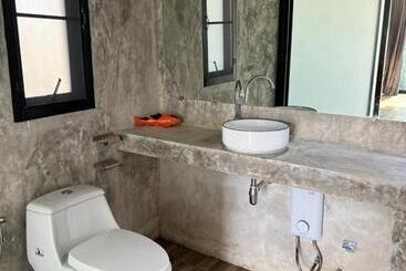 استراحتگاه Kohmak Homehug&beachclub