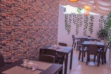 Aguacatala Hotel Boutique