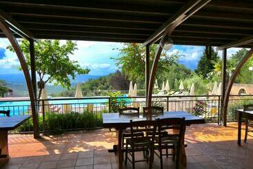 Apartments In Residence With Swimming Pool In Riparbella