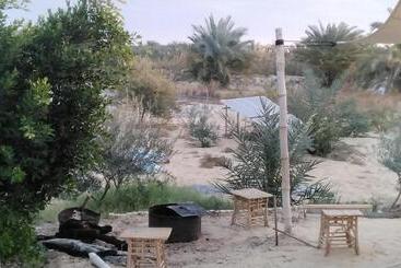 تختخواب و صبحانه Hidden Place