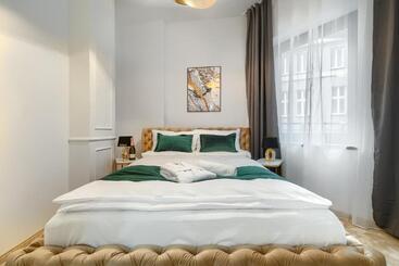 Hanza Tower 5 Stars
