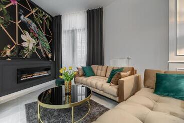 Hanza Tower 5 Stars