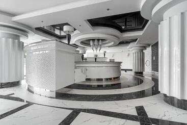 Hanza Tower 5 Stars