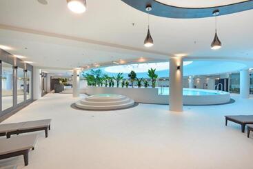 Hanza Tower 5 Stars