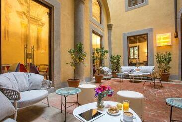 هتل Casual Rinascimento Firenze