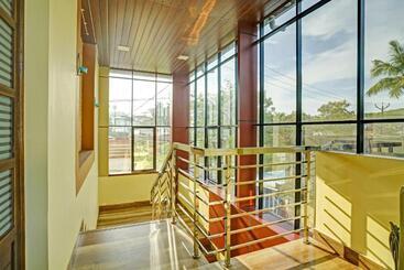 هتل Flagship Lake View Residency