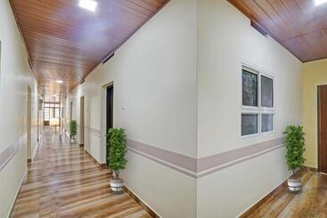 هتل Flagship Lake View Residency