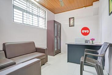 هتل Flagship Lake View Residency