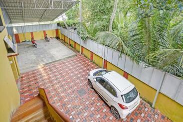 هتل Flagship Lake View Residency