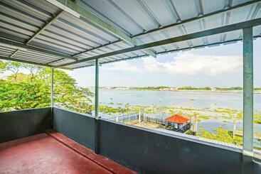 هتل Flagship Lake View Residency