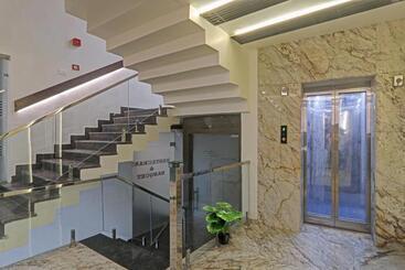 هتل Townhouse 1160 P.s.palace Near Amausi Metro Station