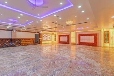 هتل Townhouse 1160 P.s.palace Near Amausi Metro Station