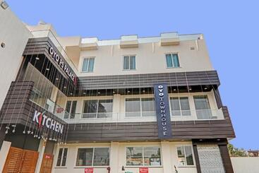 هتل Townhouse 1160 P.s.palace Near Amausi Metro Station