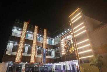 هتل Townhouse 1160 P.s.palace Near Amausi Metro Station