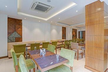 هتل Townhouse 1160 P.s.palace Near Amausi Metro Station
