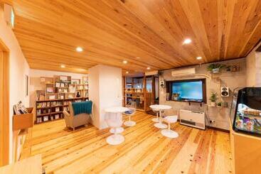 پانسیون 深々 Books&stay シンシンブックスアンドステイ
