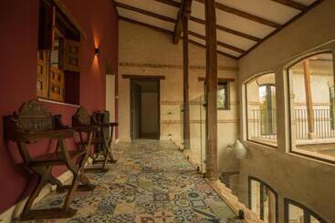 پانسیون Casa De Los Mendoza   Casa Solariega En El Casco Histórico