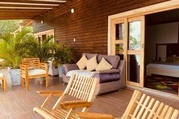 پانسیون Medusa Hostel Isla Tintipan
