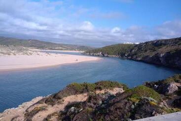 پانسیون Surf & Beach House