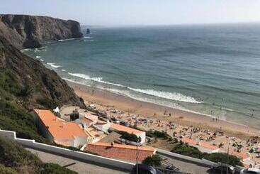 پانسیون Surf & Beach House