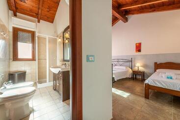 پانسیون Val Paraiso Rooms   Unforgettable Holiday