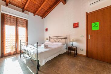 پانسیون Val Paraiso Rooms   Unforgettable Holiday