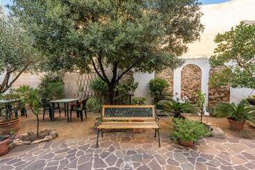 پانسیون Val Paraiso Rooms   Unforgettable Holiday