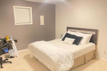 پانسیون Yellowknife Bed And Breakfast