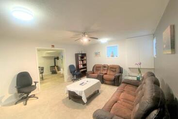 پانسیون Yellowknife Bed And Breakfast