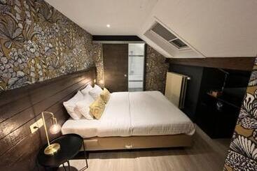 تختخواب و صبحانه La Villa Blanche Spa