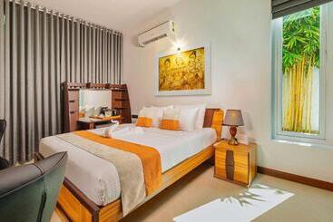 تختخواب و صبحانه The Palace By Ocean