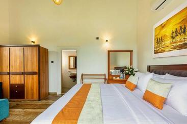 تختخواب و صبحانه The Palace By Ocean