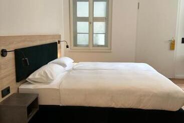 Hopfenhotel Am Adenauerufer