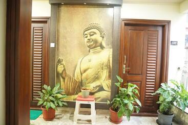 هتل Bhimas Residency