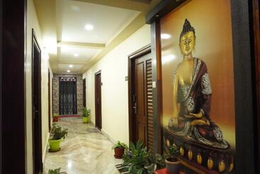 هتل Bhimas Residency