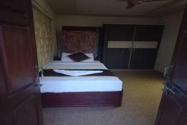 هتل Bhimas Residency
