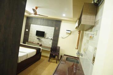 هتل Bhimas Residency