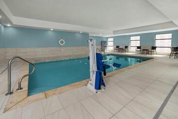 هتل Holiday Inn Express Hattiesburg West Univ Area