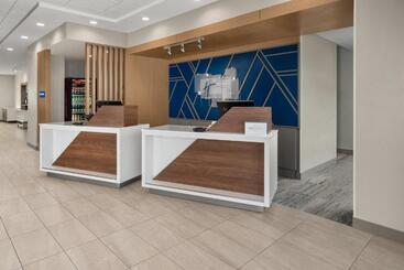 هتل Holiday Inn Express Hattiesburg West Univ Area