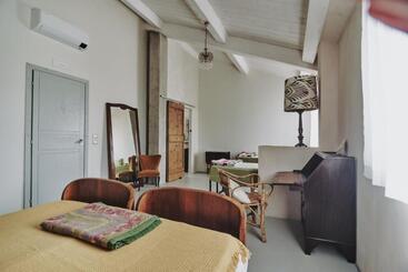 هتل Monna Terra B&b