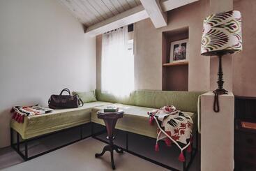 هتل Monna Terra B&b