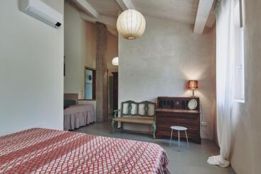 هتل Monna Terra B&b
