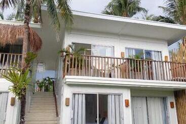 هتل Sea Green Boutique Rooms