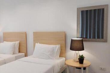هتل Sea Green Boutique Rooms