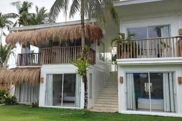 هتل Sea Green Boutique Rooms