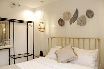 هتل Sea Green Boutique Rooms