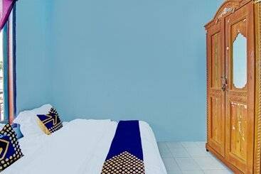هتل Spot On 91918 Najla Guest House Syariah