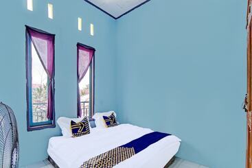 هتل Spot On 91918 Najla Guest House Syariah