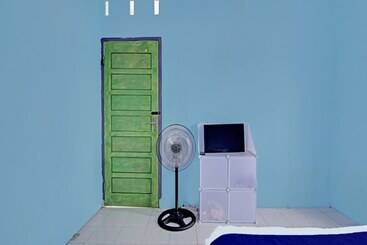 هتل Spot On 91918 Najla Guest House Syariah