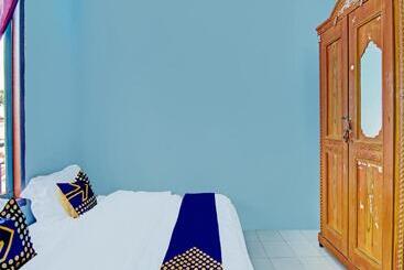 هتل Spot On 91918 Najla Guest House Syariah